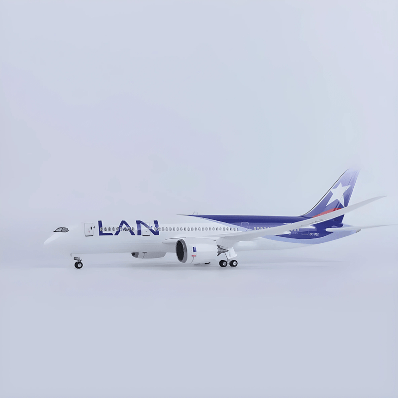 B787 LAN - 1/130 Scale - 43cm - Scale Aircraft