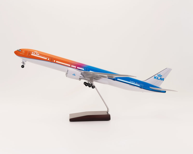 B777 KLM - ORANGE PRIDE - Scale 1/157 - 47cm - Scale airplane