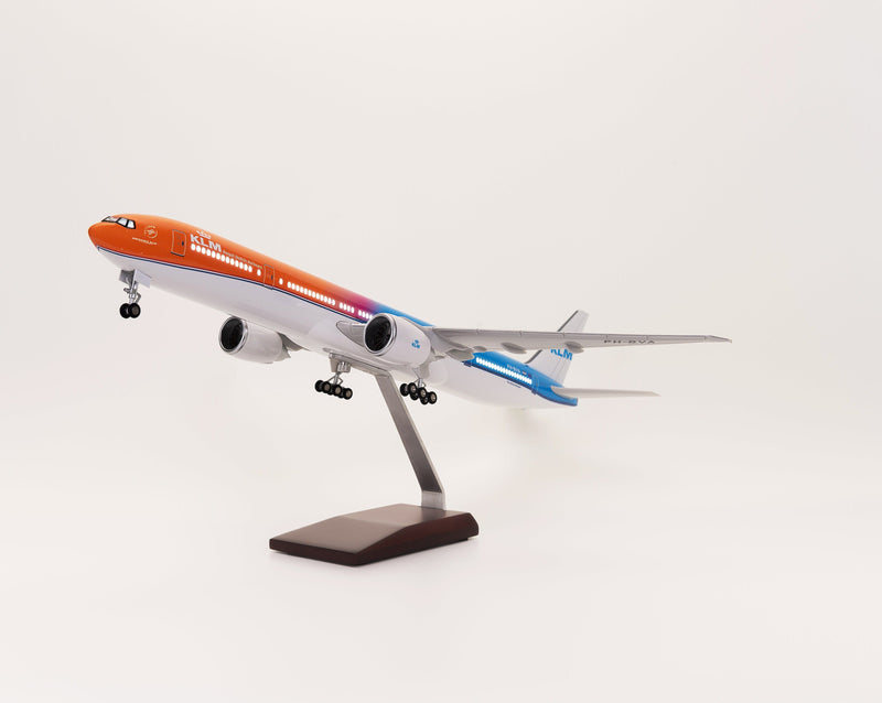 B777 KLM - ORANGE PRIDE - Scale 1/157 - 47cm - Scale airplane