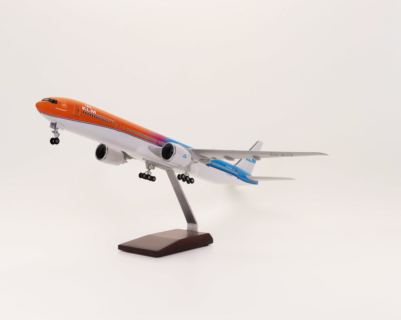 B777 KLM - ORANGE PRIDE - Scale 1/157 - 47cm - Scale airplane