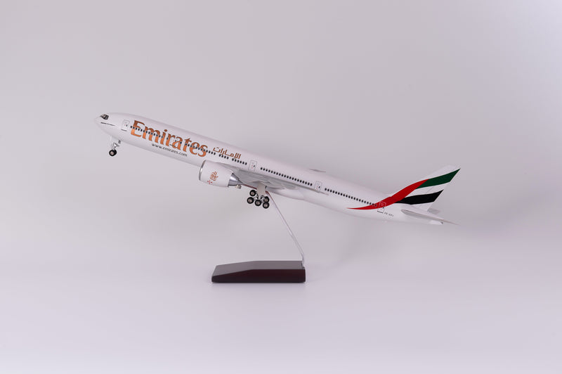 B777 Emirates - 1/157 Scale - 47cm - Scale Aircraft