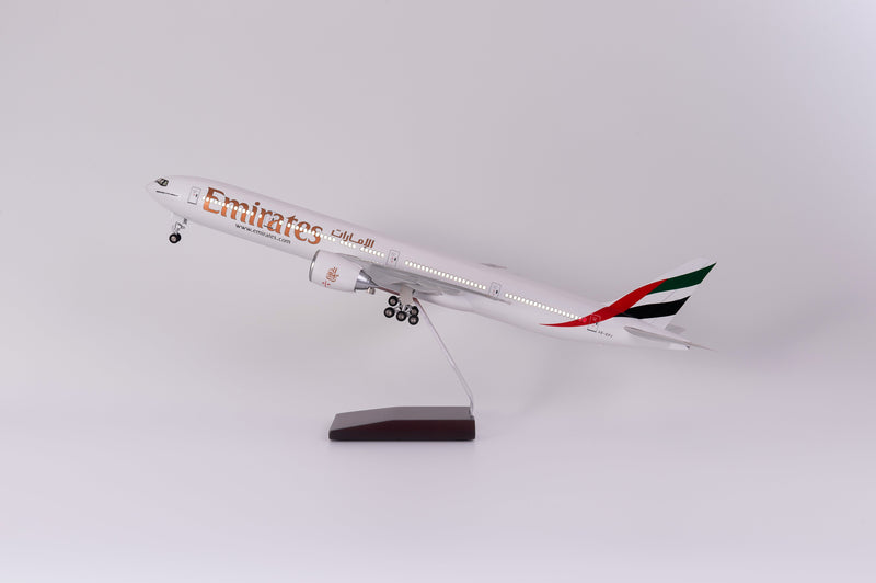 B777 Emirates - 1/157 Scale - 47cm - Scale Aircraft