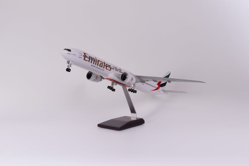 B777 Emiratos - Escala 1/157 - 47cm - Avión a escala