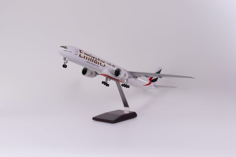 B777 Emirates - 1/157 Scale - 47cm - Scale Aircraft