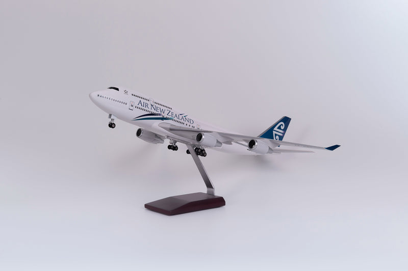 B747 Air New Zealand - 1/150 Scale - 47cm - 18.5in - Aircraft Model