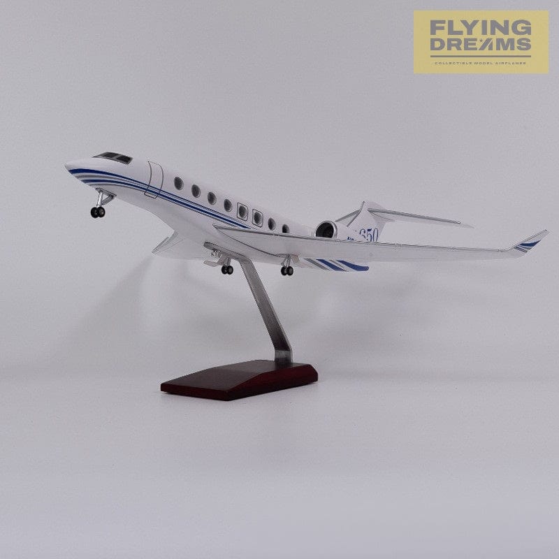 Gulfstream G650ER - Scale 1:50 - Led Lights - 45cm