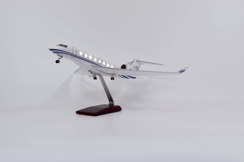 Gulfstream G650ER - Scale 1:50 - Led Lights - 45cm