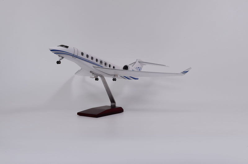 Gulfstream G650ER - Scale 1:50 - Led Lights - 45cm