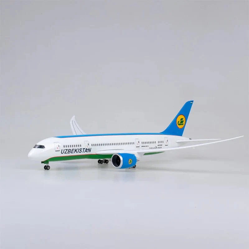 B787 Uzbekistan - 1/130 Scale - 43cm - 16.9 in