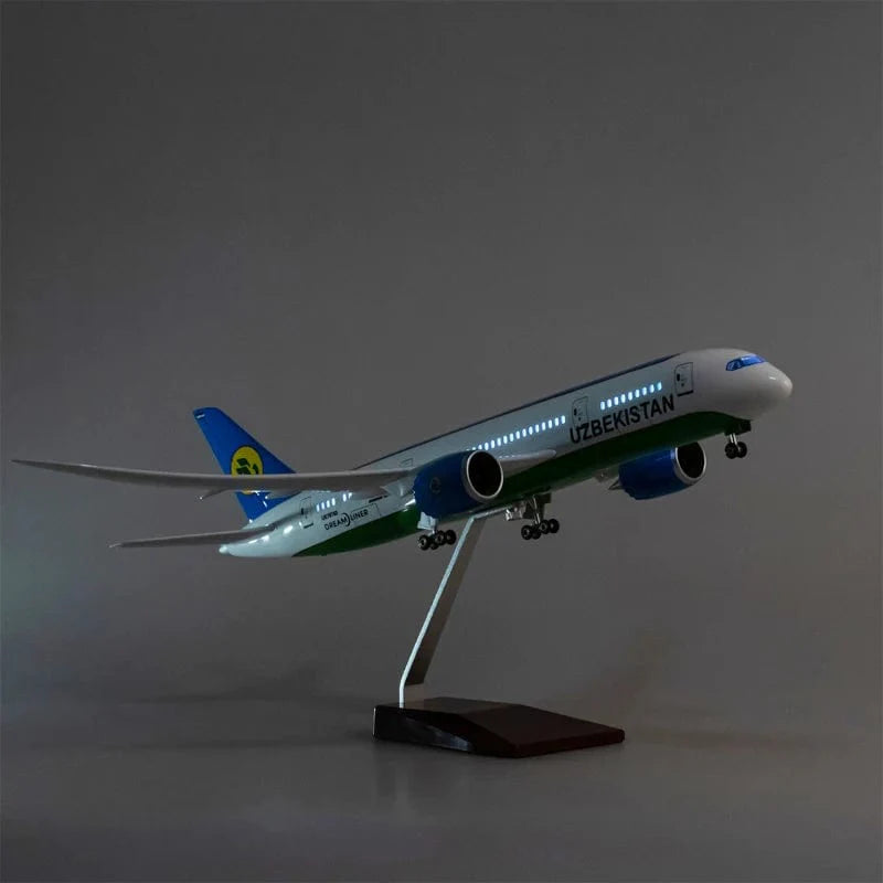 B787 Uzbekistan - 1/130 Scale - 43cm - 16.9 in