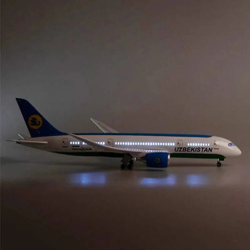 B787 Uzbekistan - 1/130 Scale - 43cm - 16.9 in