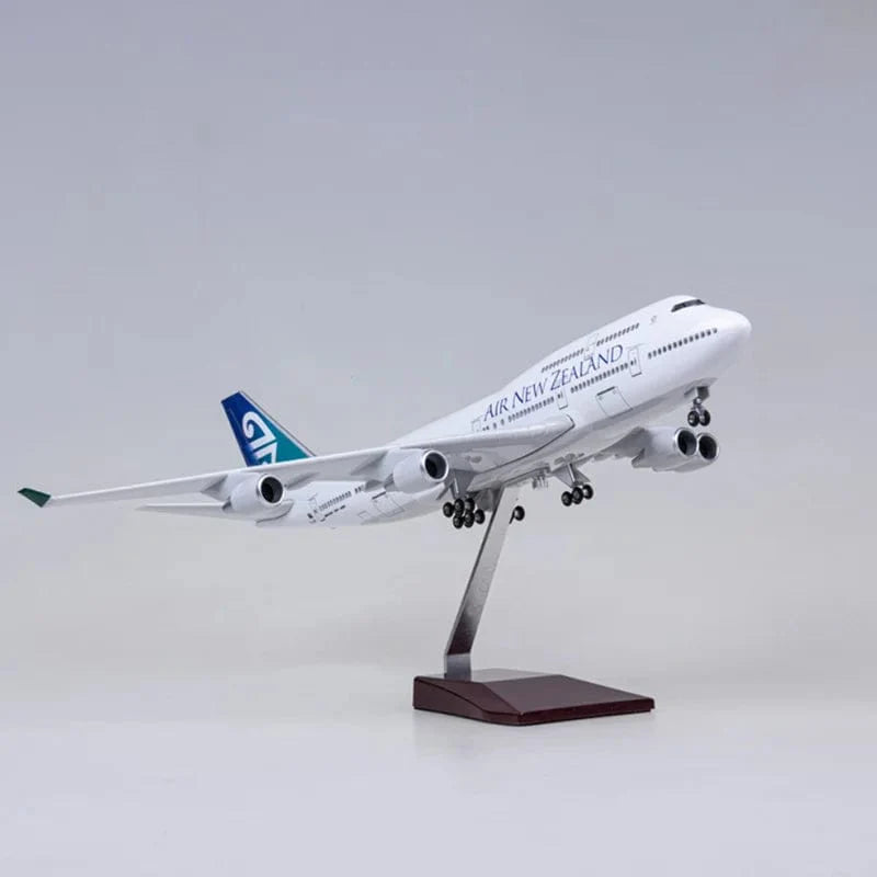 B747 Air New Zealand - 1/150 Scale - 47cm - 18.5in - Aircraft Model