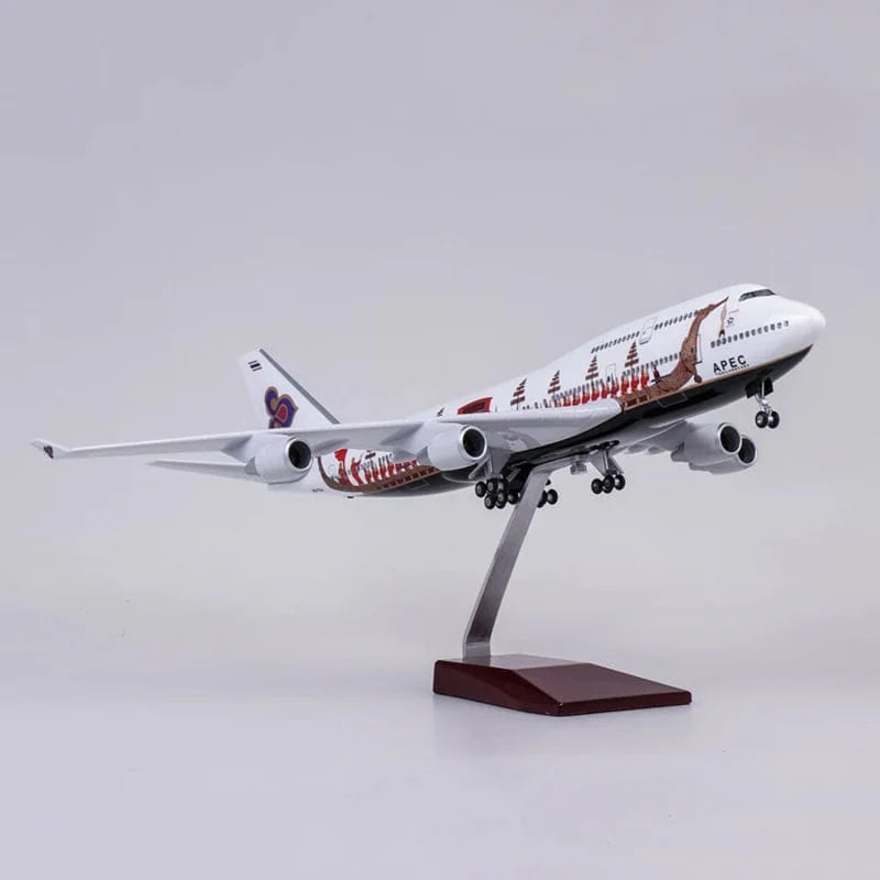 B747 Thai - Thailand Dragon Boat - 1/160 Scale - 47cm - 18.5 in