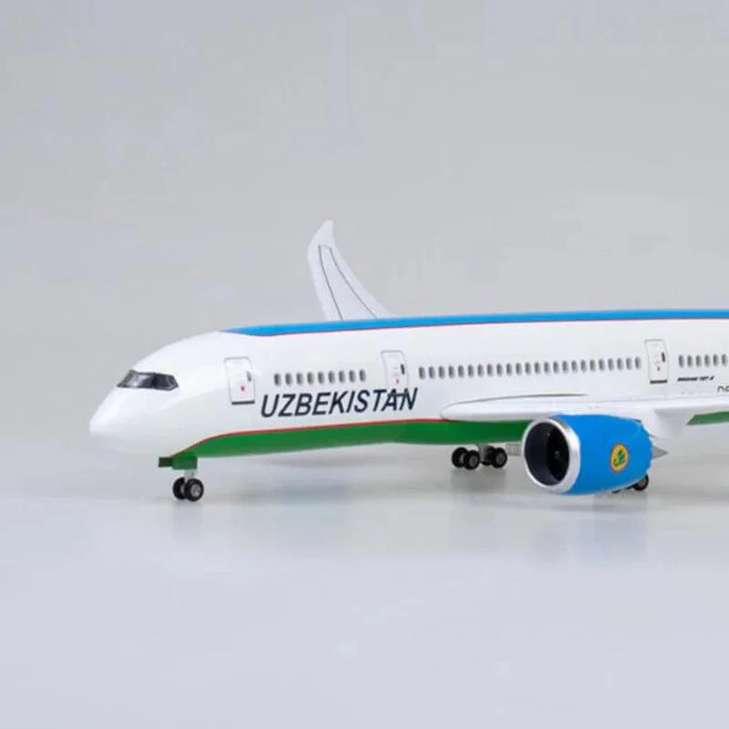 B787 Uzbekistan - 1/130 Scale - 43cm - 16.9 in