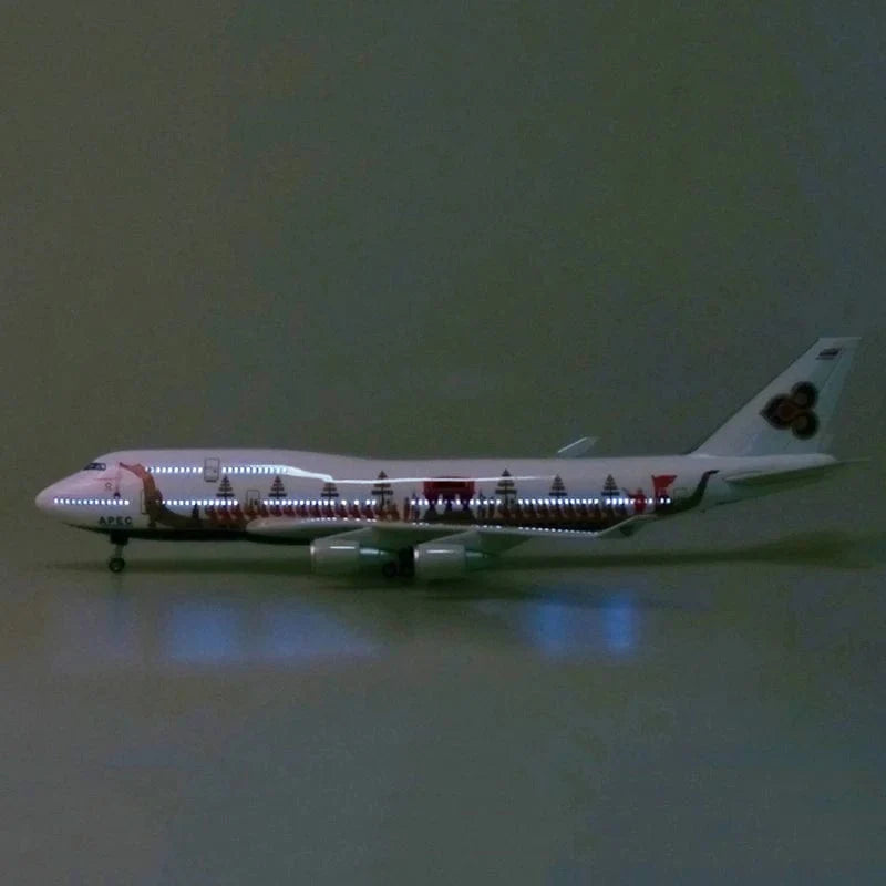 B747 Thai - Thailand Dragon Boat - 1/160 Scale - 47cm - 18.5 in