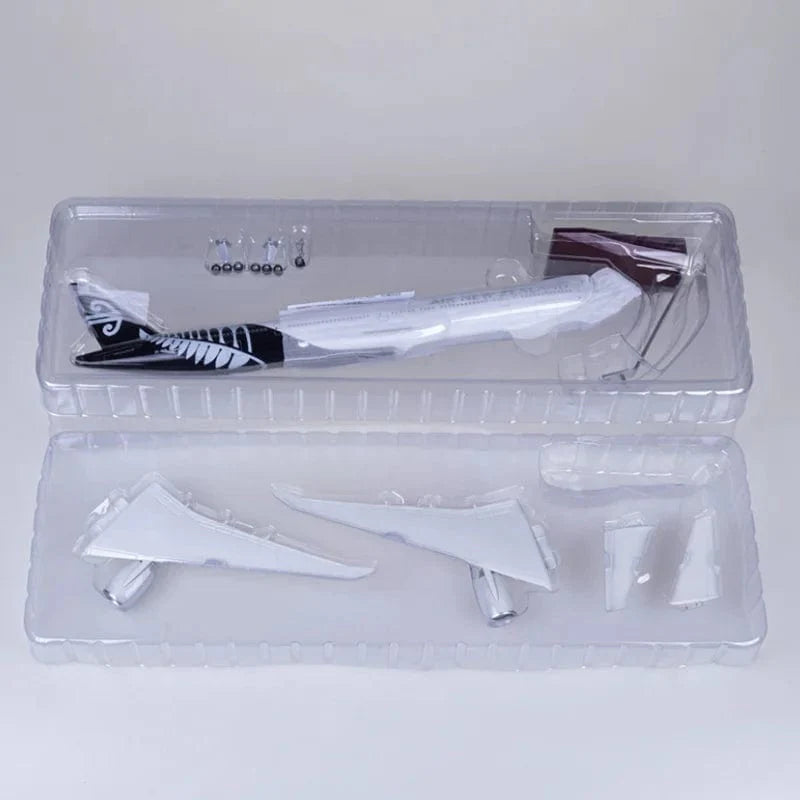 B777 Air New Zealand - Scale 1/157 - 47CM - 18.5 in - Aircraft model