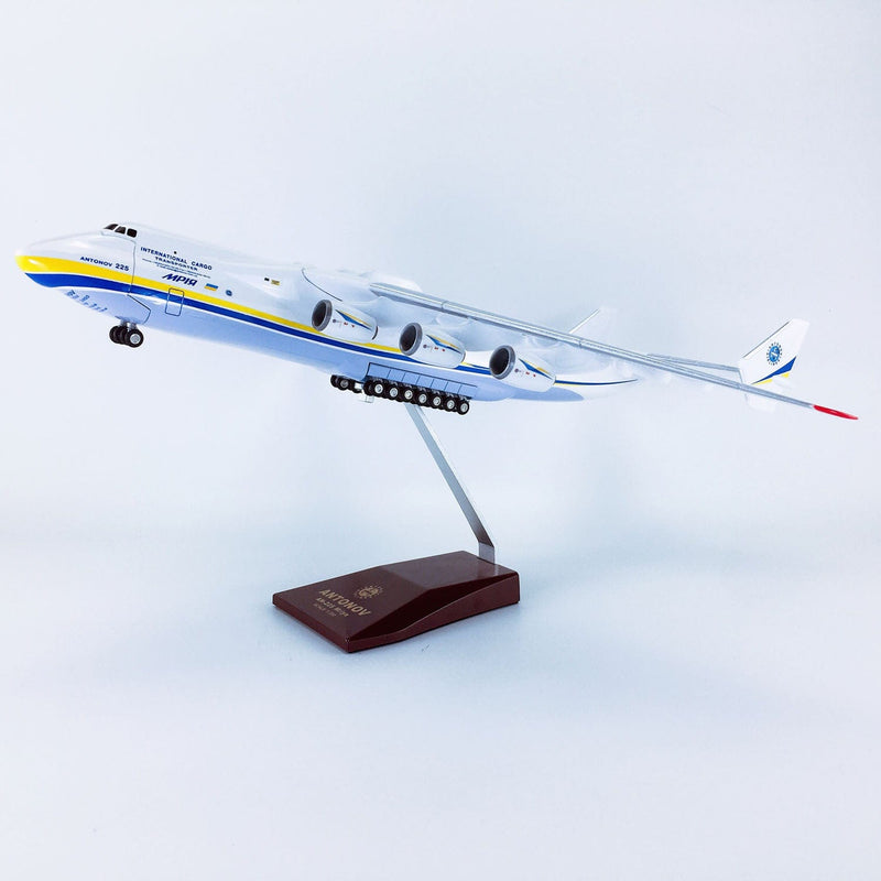 Antonov AN225 Mriya - 42CM - Scale 1:200 - Folding nose - Scale airplane