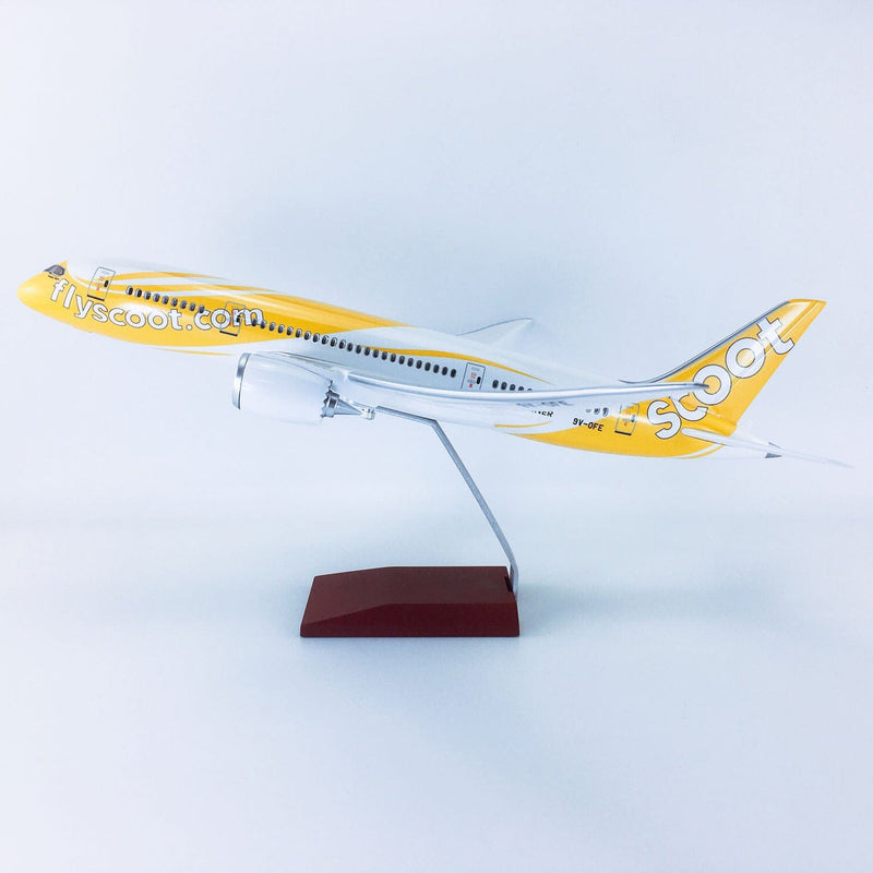 B787-8 Singapore Scoot - 1/130 Scale - 43 cm - 16.9 inches