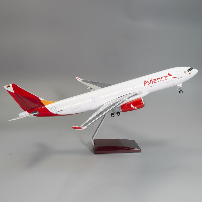 Avianca A330 - 1/135 scale - 47cm - 18.5 in - Aircraft model