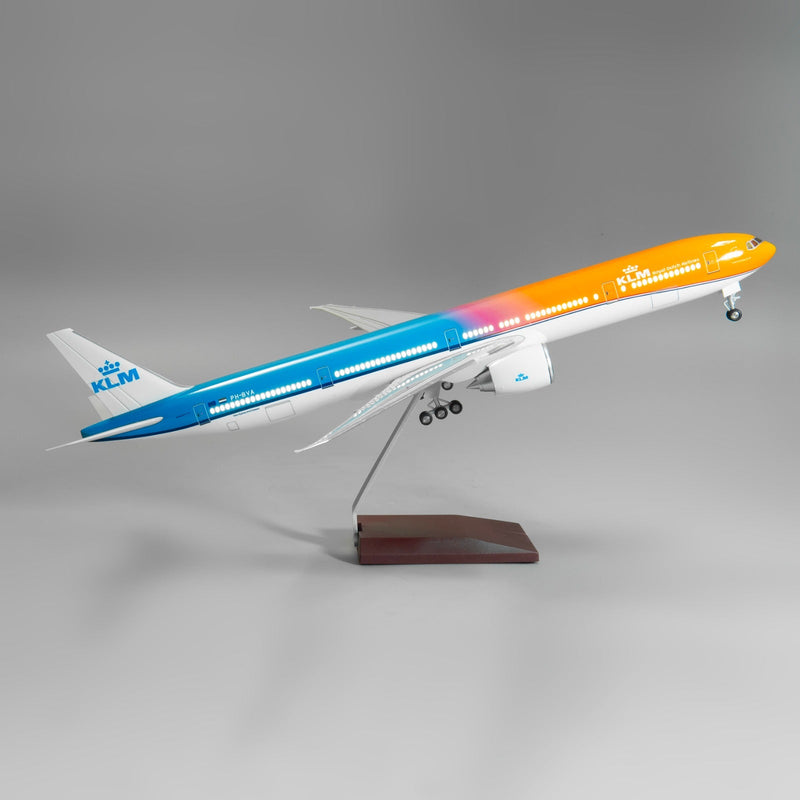 B777 KLM - ORGULLO NARANJA - Escala 1/157 - 47cm - Avión a escala