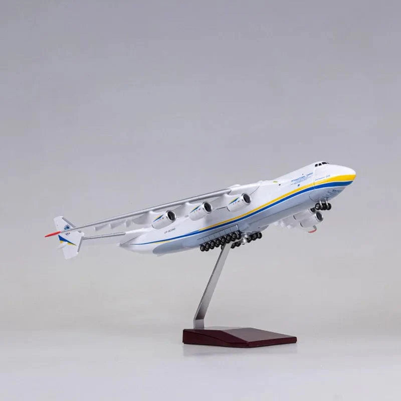 Antonov AN225 Mriya - 42CM - Scale 1:200 - Folding nose - Scale airplane