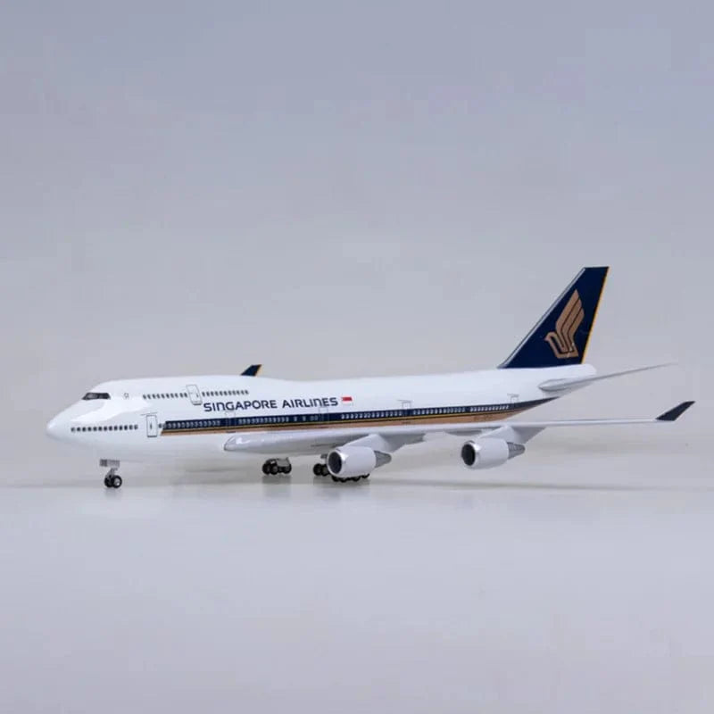 B747 Singapore - 1/150 Scale - 47cm - 18.5 in - Aircraft Model