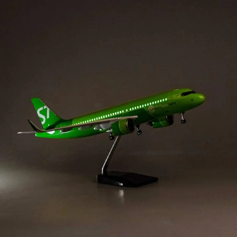 A320 Neo Siberia S7 - Escala 1/80 - 47cm - 18,5 in