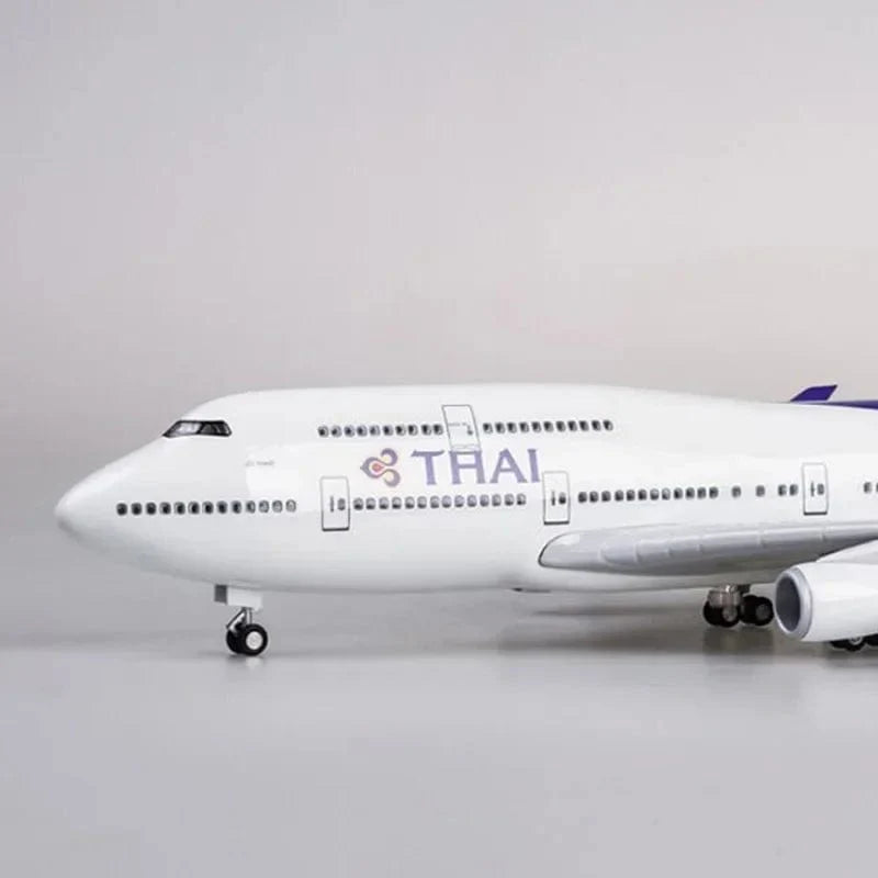 B747 Thai Airways - Escala 1/150 - 47cm - 18.5 in