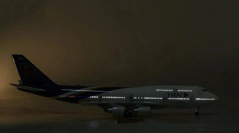 B747 Thai Airways - Escala 1/150 - 47cm - 18.5 in