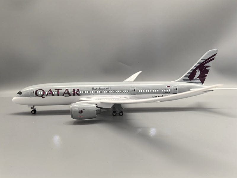 B787 Qatar - Escala 1/130 - 43cm - 16,9 in - Modelo de avión